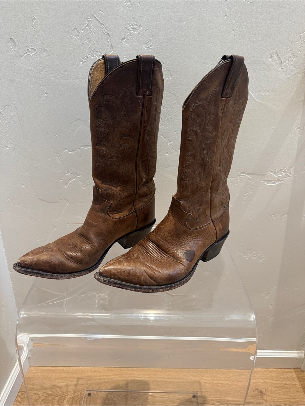 Vintage Justin Boots brown leather Western cowboy boots